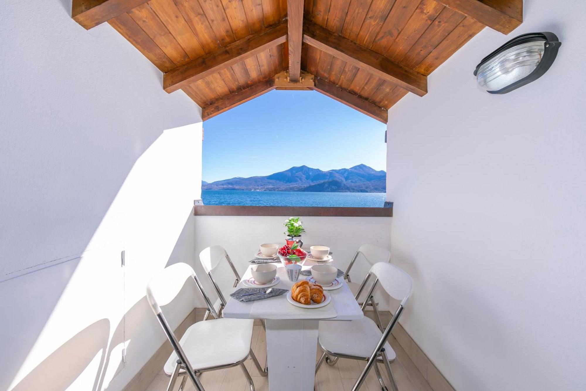 Blu Lake Apartment On Ghiffa Beach - Happy Rentals Eksteriør bilde