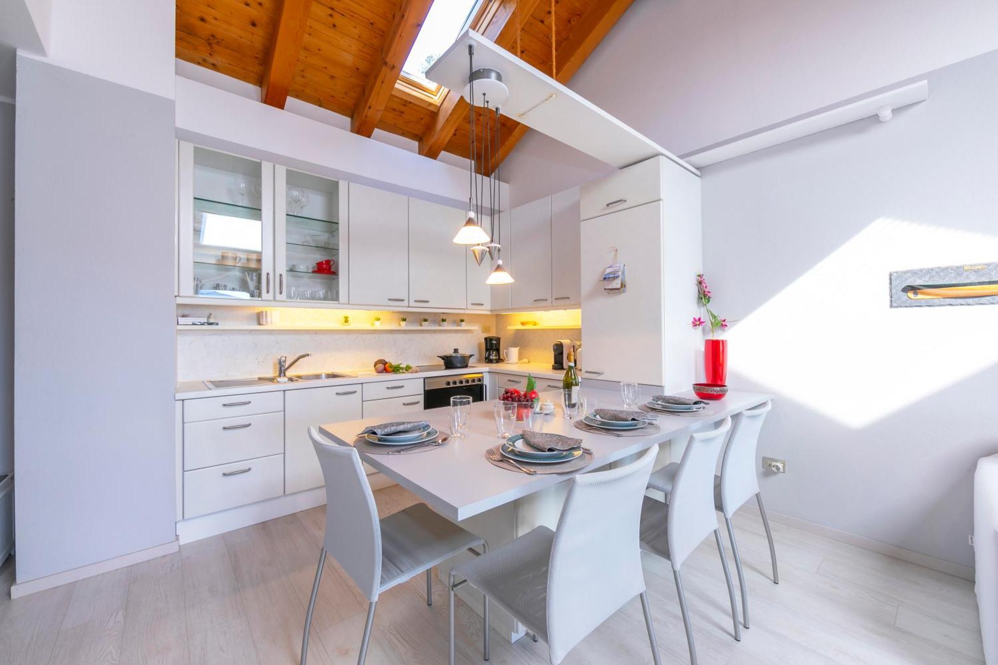 Blu Lake Apartment On Ghiffa Beach - Happy Rentals Eksteriør bilde