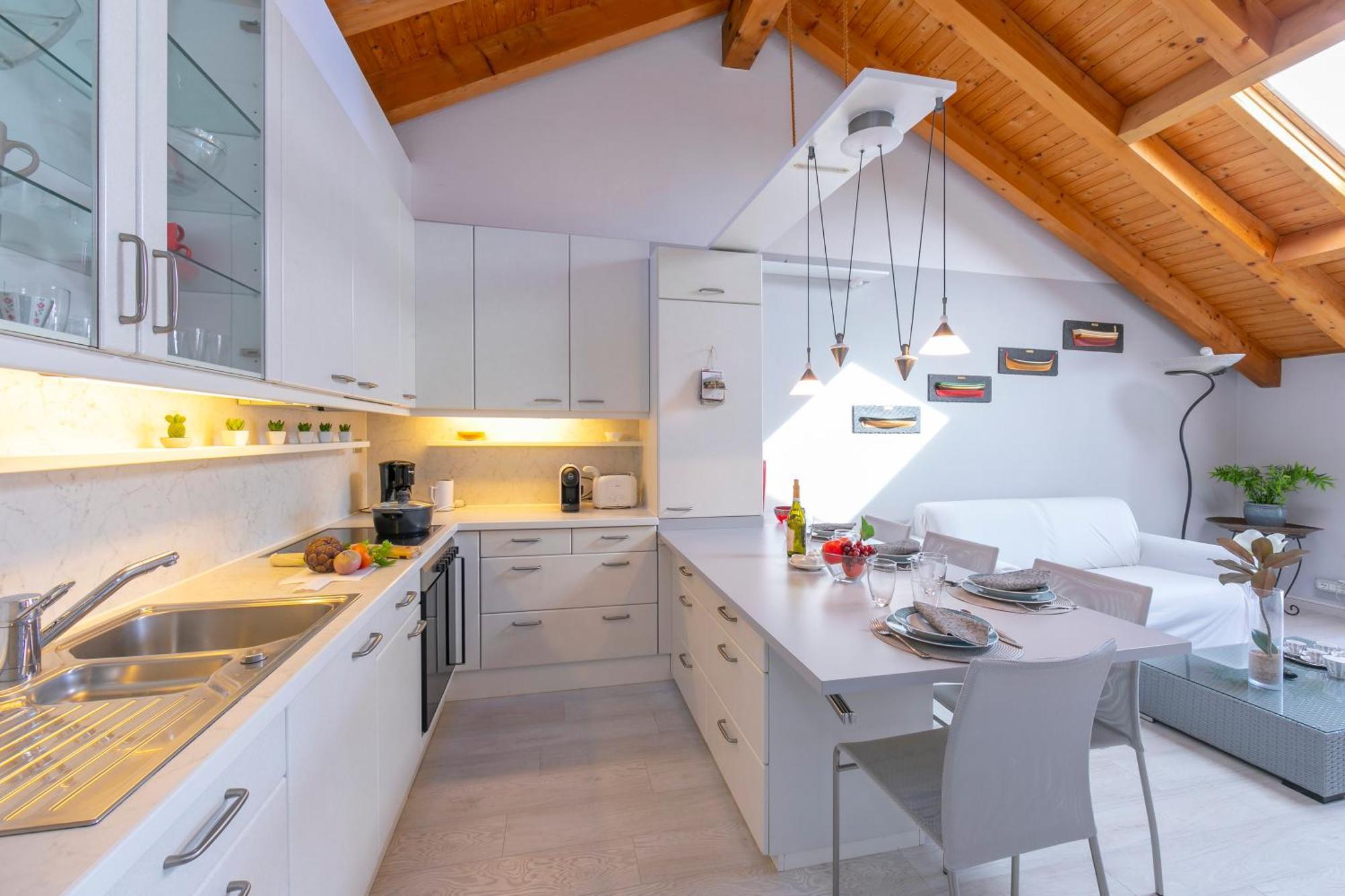 Blu Lake Apartment On Ghiffa Beach - Happy Rentals Eksteriør bilde