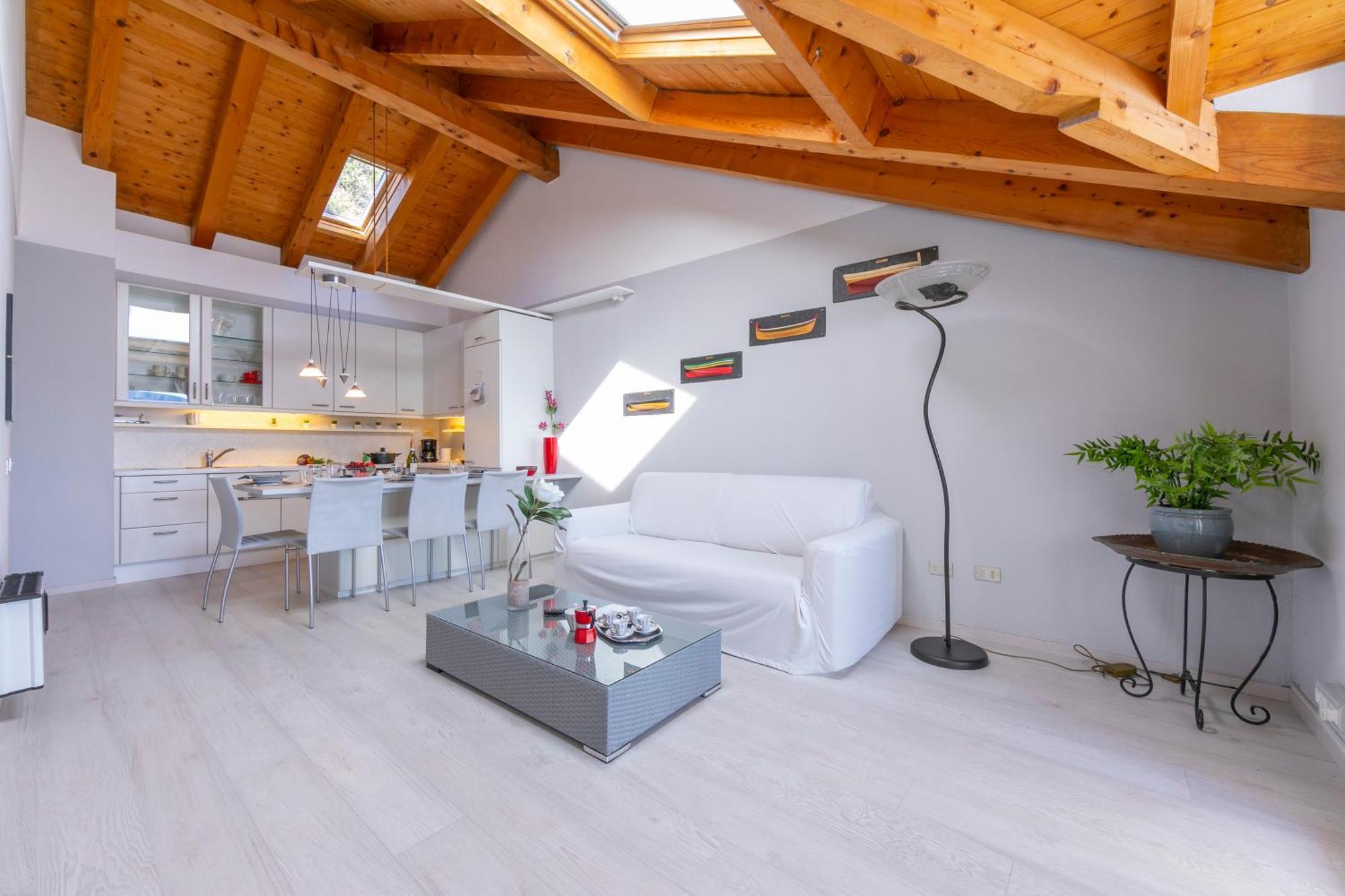 Blu Lake Apartment On Ghiffa Beach - Happy Rentals Eksteriør bilde