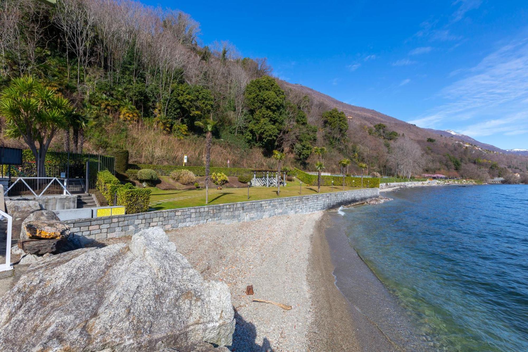 Blu Lake Apartment On Ghiffa Beach - Happy Rentals Eksteriør bilde